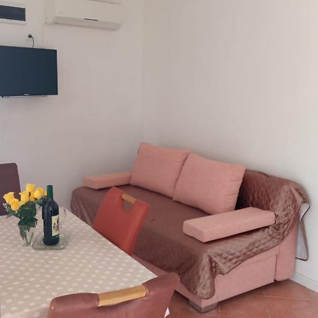 Apartmani Nikola Биоград на Мору Екстериор снимка