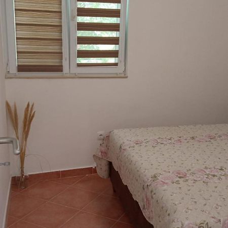 Apartmani Nikola Биоград на Мору Екстериор снимка