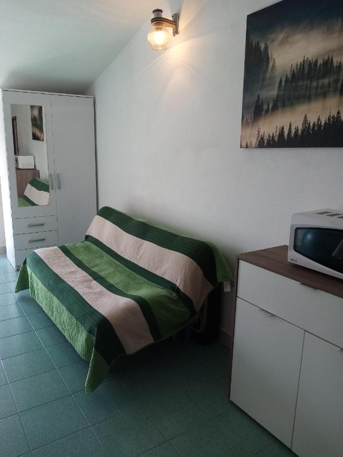 Apartmani Nikola Биоград на Мору Екстериор снимка