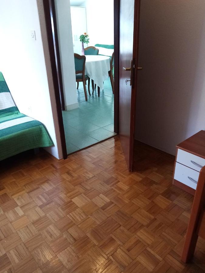 Apartmani Nikola Биоград на Мору Екстериор снимка