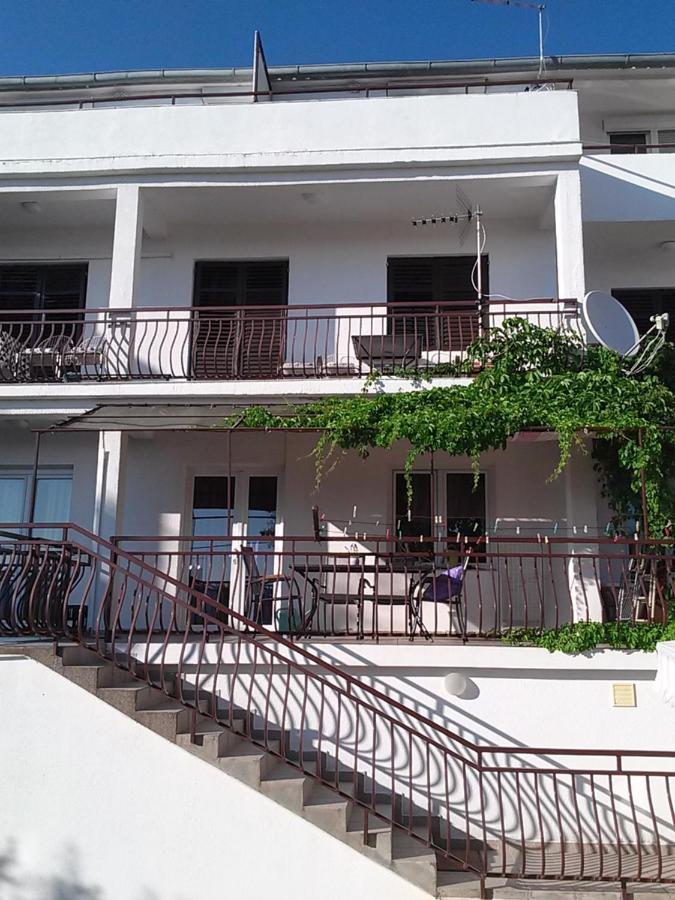 Apartmani Nikola Биоград на Мору Екстериор снимка