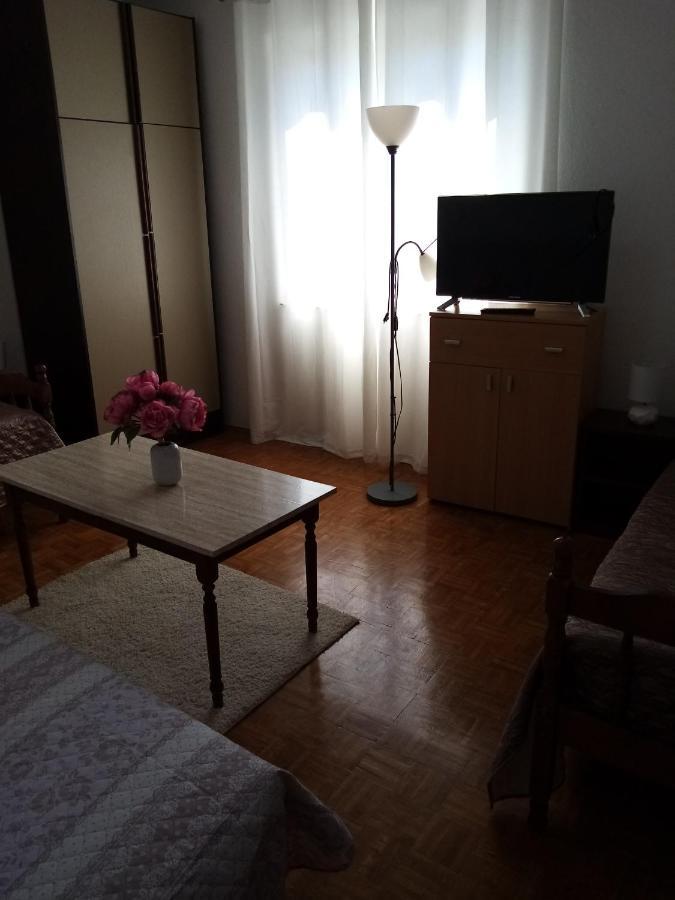 Apartmani Nikola Биоград на Мору Екстериор снимка